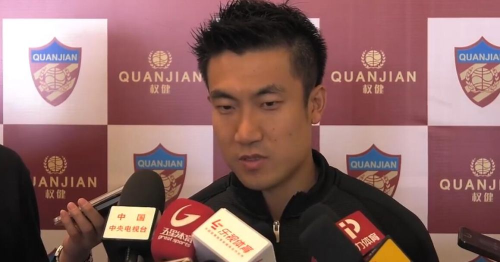 其中还牵扯到了莱弗利的闺蜜“霉霉”泰勒·斯威夫特。