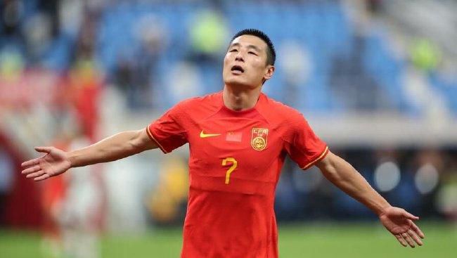 当天，张艺谋以当红齐天联合创始人、集团艺术总监 张艺谋“回家”开年会 盼新年《归来》创佳绩 2014-01-26 农历腊月二十三，是中国人传统的节日“小年”，在这个喜庆的日子里，国宝级导演张艺谋现身年会，以“乐视人”的身份给大家拜早年。