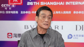 与袁导有师徒之谊的甄子丹，特意在片场为八爷开心庆生。